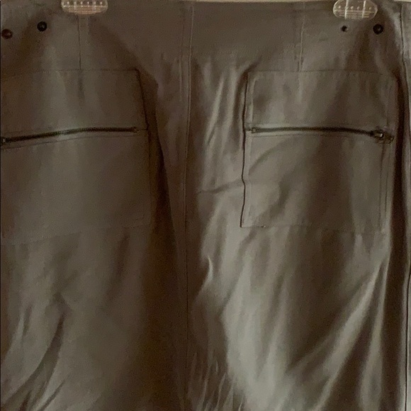 Kate Landry Khaki skirt - Picture 3 of 3